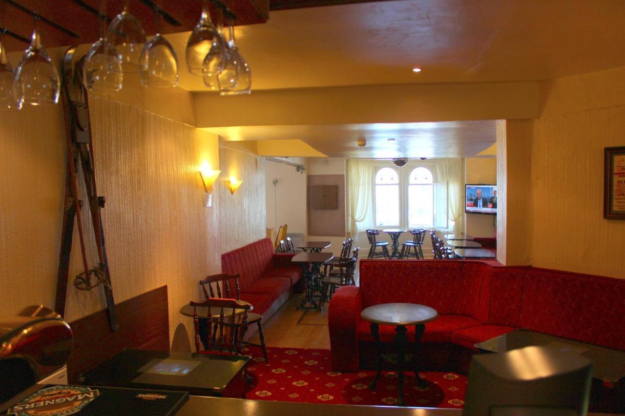 The Colwyn Hotel - Near Pleasure Beach - Blackpool — Photos 1